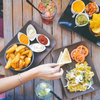 Review & Giveaway: Preparing Your Home for Dining in the Sunshine Months