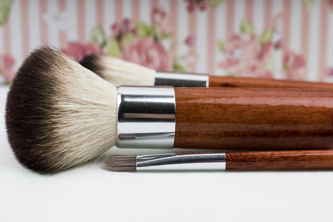 How to Make Your Own Mineral Make Up Foundation