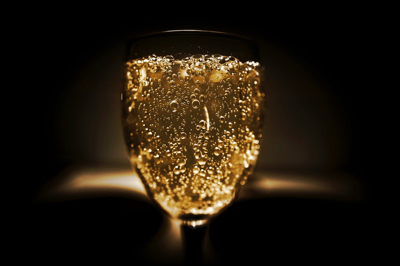 Lidl Are Selling Six Bottles Of Prosecco For £20!