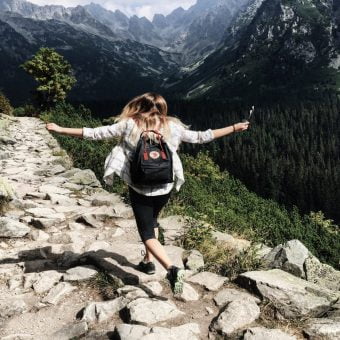 Best-Paying Jobs For People Who Love To Travel