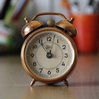 Get Your Family Ready for the Clocks Change - 5 Top Tips!