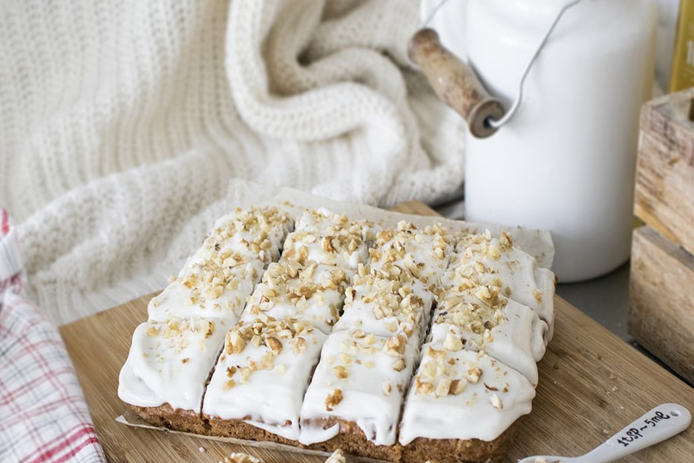 Super Easy Crunchy Carrot & Pistachio Cake