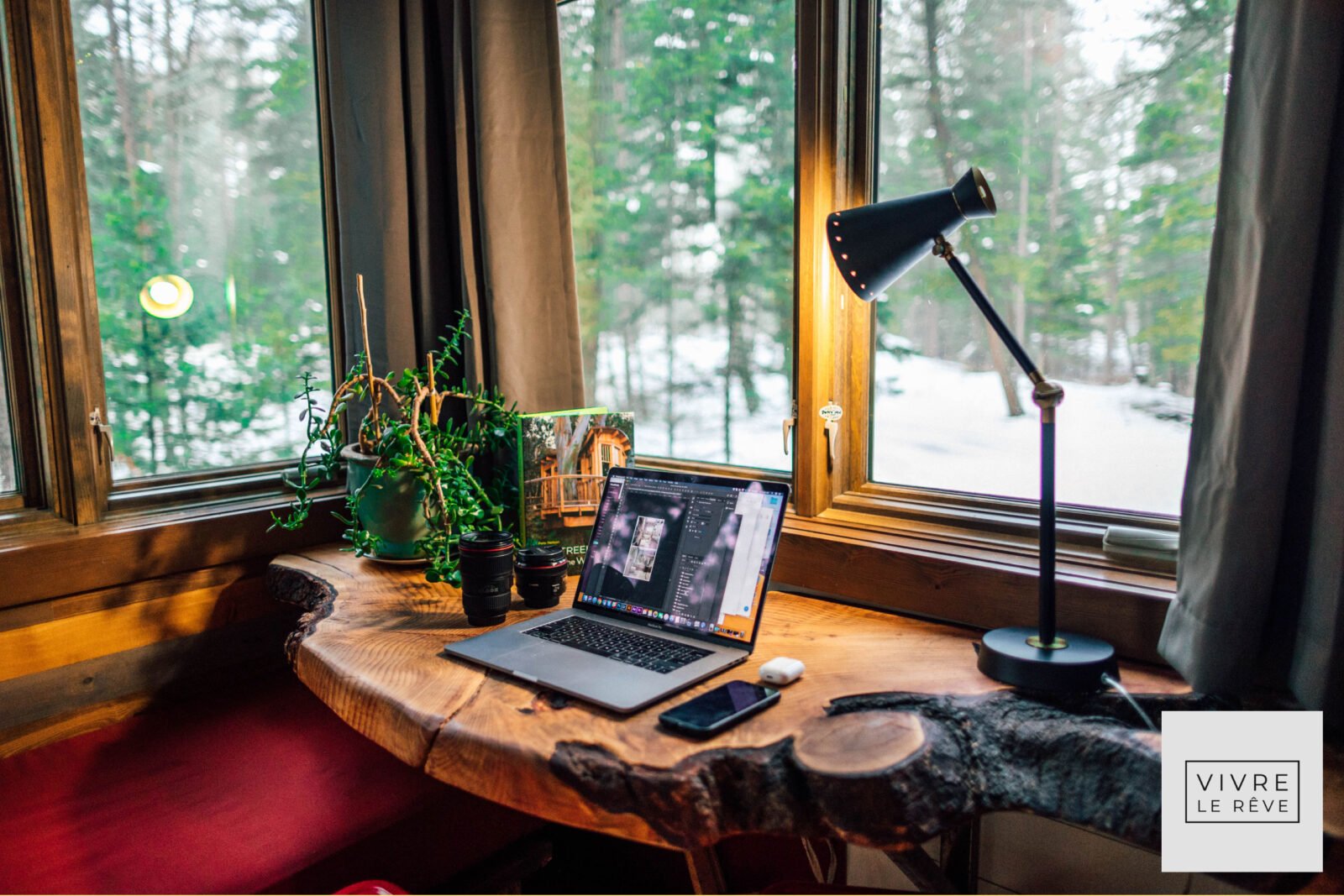 How To Furnish and Decorate Your Home Office
